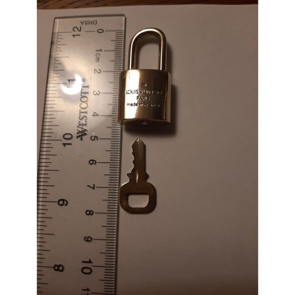 *GENUINE* 2 TWO Louis Vuitton Locks *INCLUDES KEY* - Picture 7 of 12